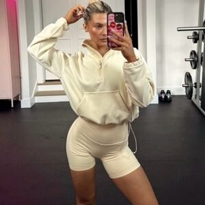 Lululemon butter cream set align shorts softstreme half zip 4